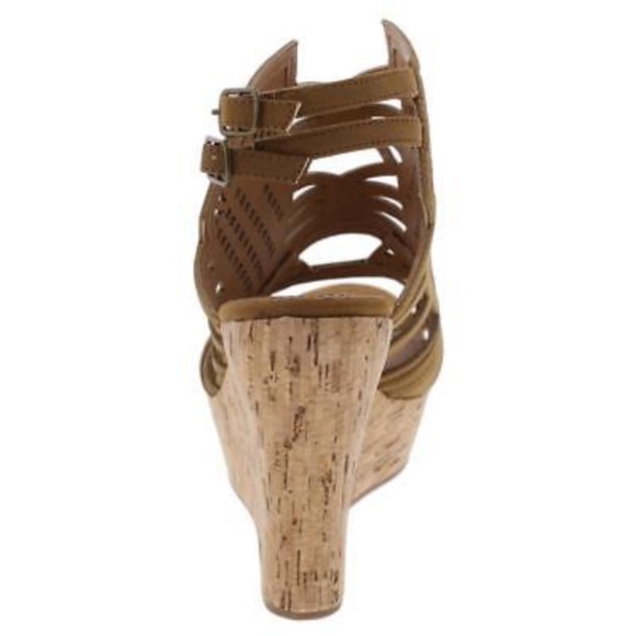 Tan Suede Laser Cut Wedge! NEW! - Picture 8 of 10